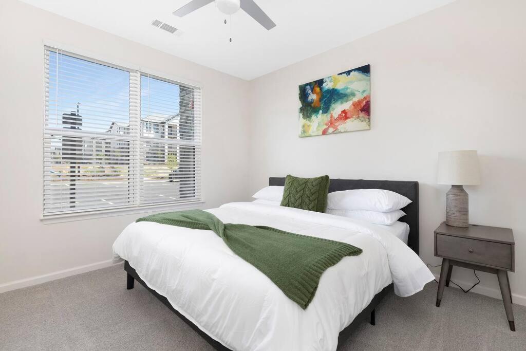 Stylish New Condo In Concord Exterior foto