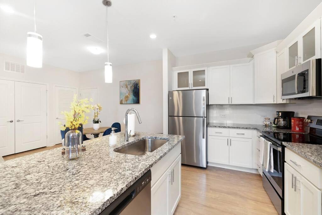 Stylish New Condo In Concord Exterior foto