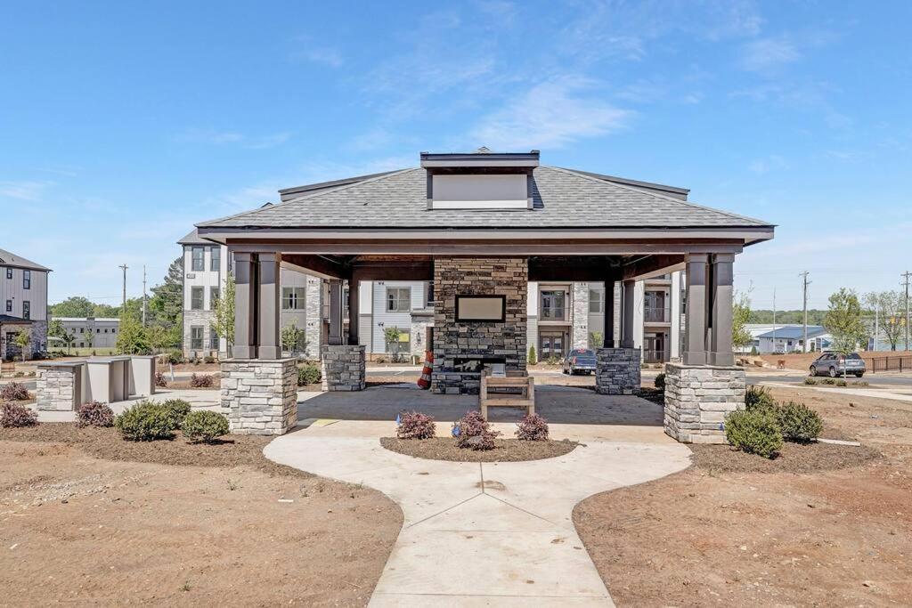 Stylish New Condo In Concord Exterior foto